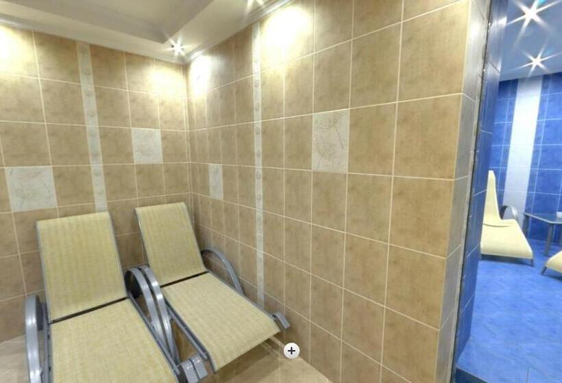 هتل Forward Pool&sauna