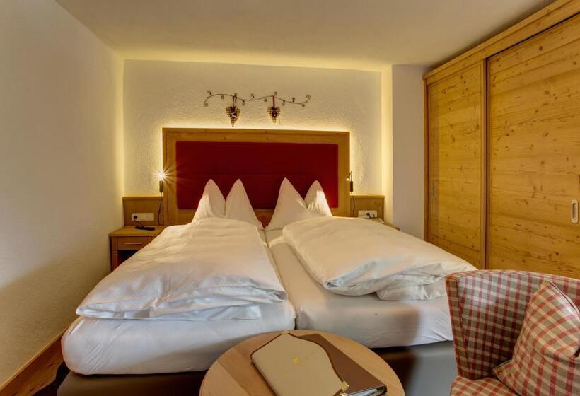 בית מלון כפרי Garni   Restaurant Kaminstube