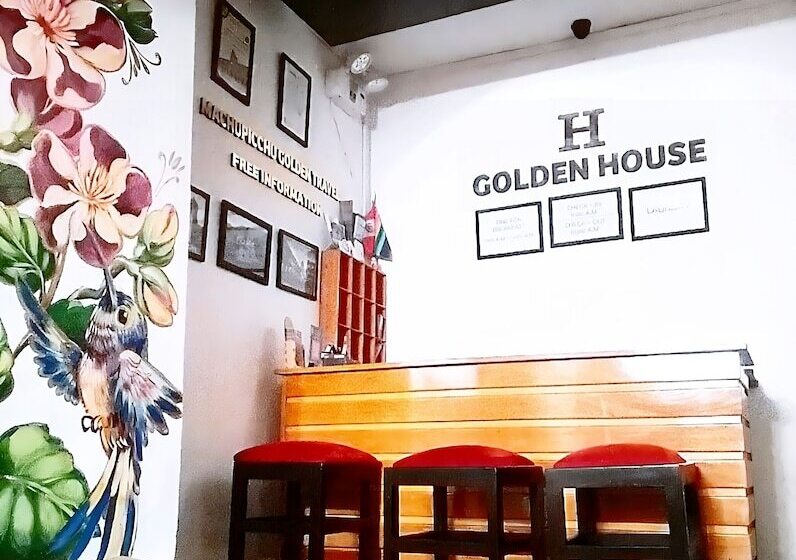 호텔 Golden House