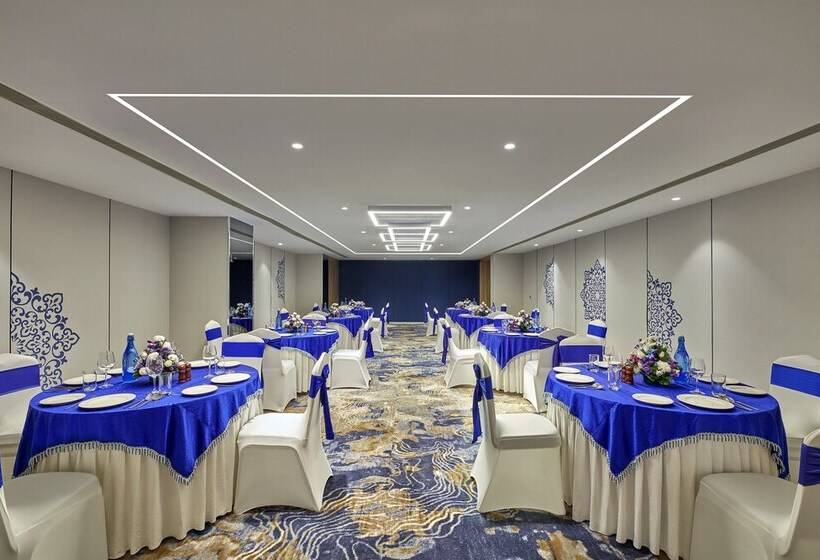 בית מלון כפרי Holiday Inn Express Bengaluru Bommasandra By Ihg