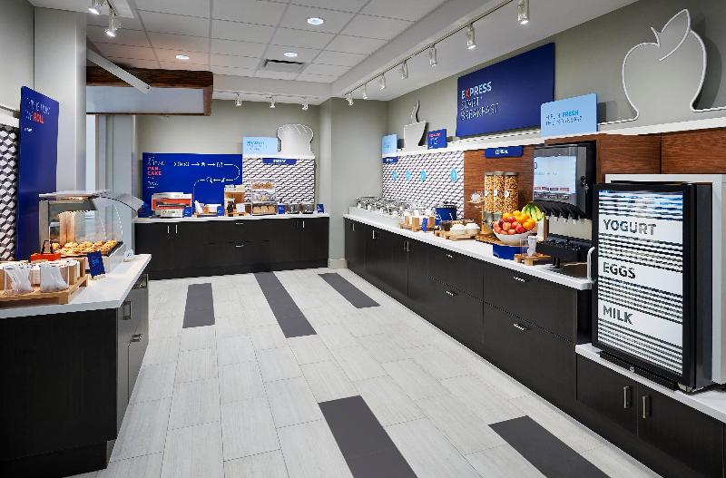 فندق Holiday Inn Express & Suites Windsor East   Lakeshore, An Ihg