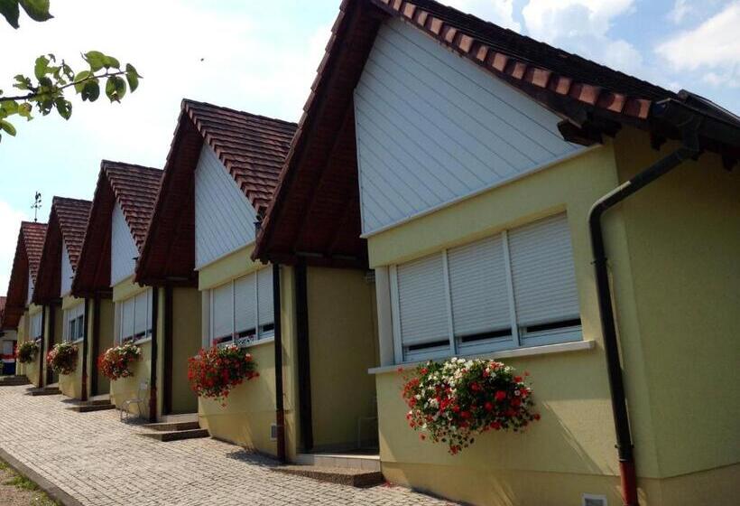 Отель Hôtel Restaurant à L Etoile