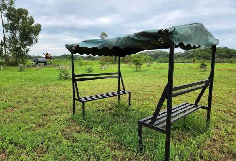 هتل Ishasha Pride Lodge