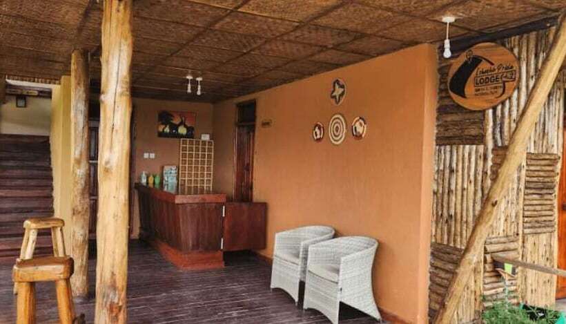 هتل Ishasha Pride Lodge