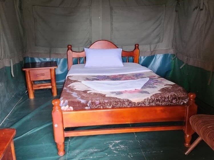 هتل Ishasha Pride Lodge