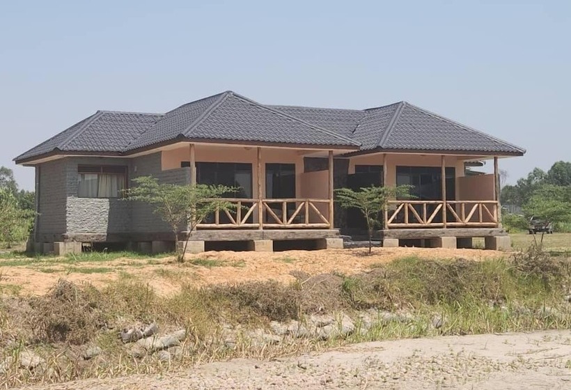 هتل Ishasha Pride Lodge