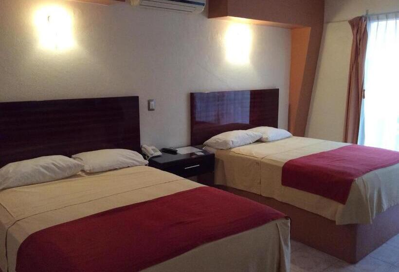 فندق La Media Luna Inn