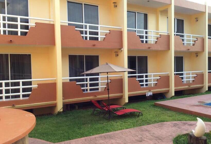 فندق La Media Luna Inn