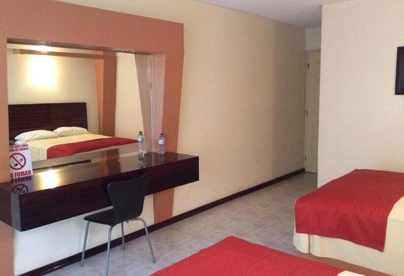 فندق La Media Luna Inn