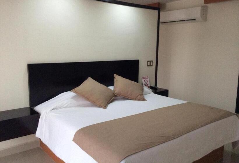 فندق La Media Luna Inn