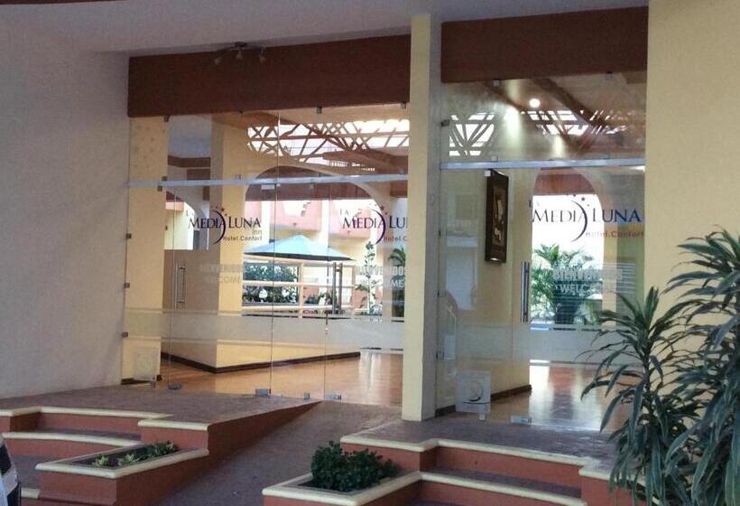 فندق La Media Luna Inn