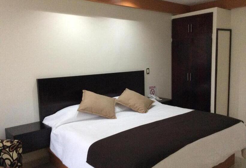 فندق La Media Luna Inn