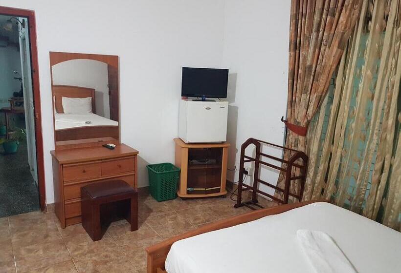 Отель Lux Etoils & Pool