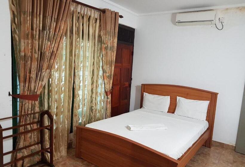 Отель Lux Etoils & Pool