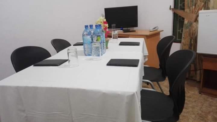 Отель Lux Etoils & Pool