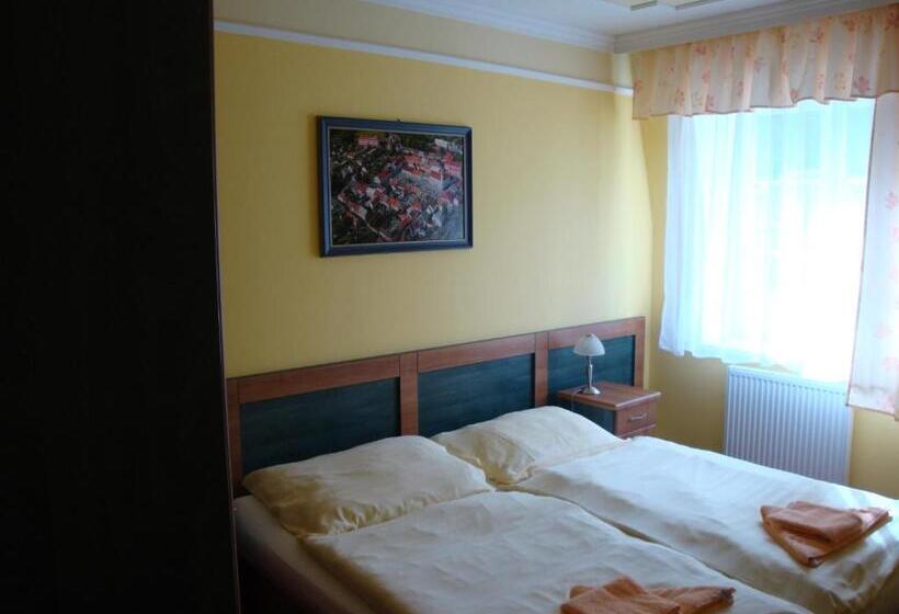 בית מלון כפרי Lázně Evženie