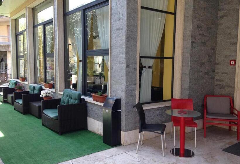 Отель Mediterraneo