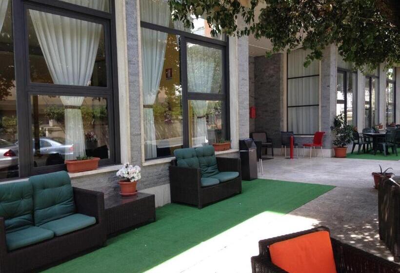 Отель Mediterraneo