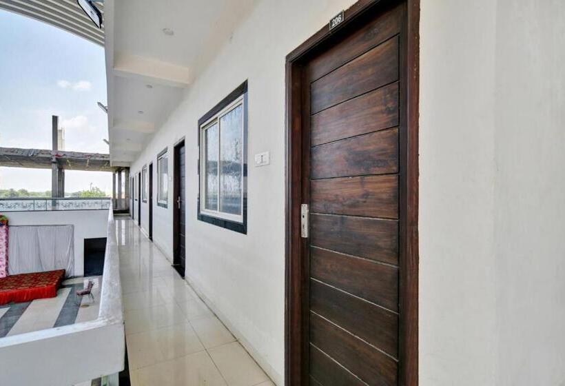 Отель Oyo Flagship 81054 Siddharth Regency