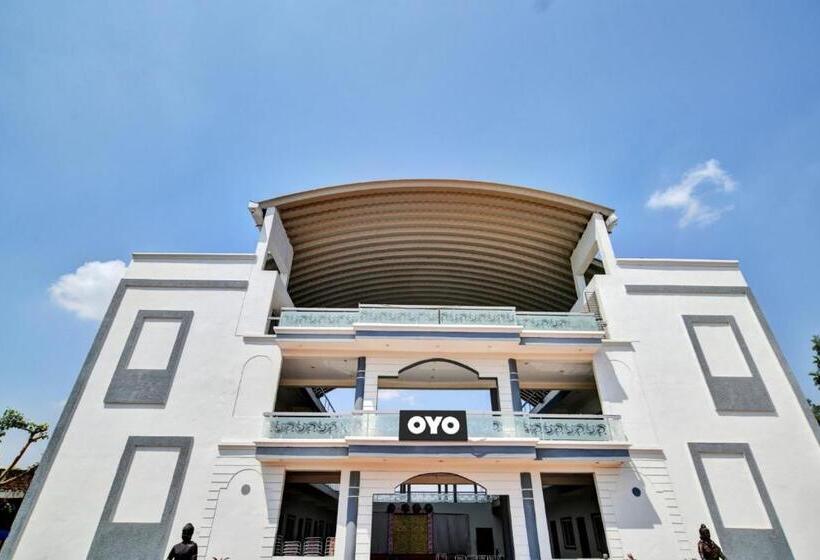 Отель Oyo Flagship 81054 Siddharth Regency