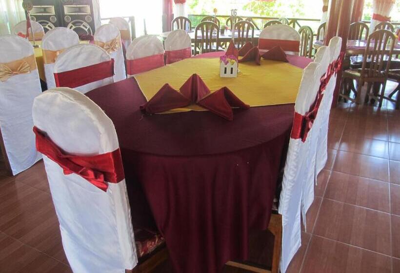 בית מלון כפרי Platinum Resort