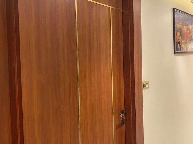 Отель Ramesh Palace