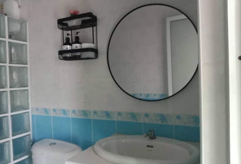 Отель Rateesumalee Pool View Kolarn