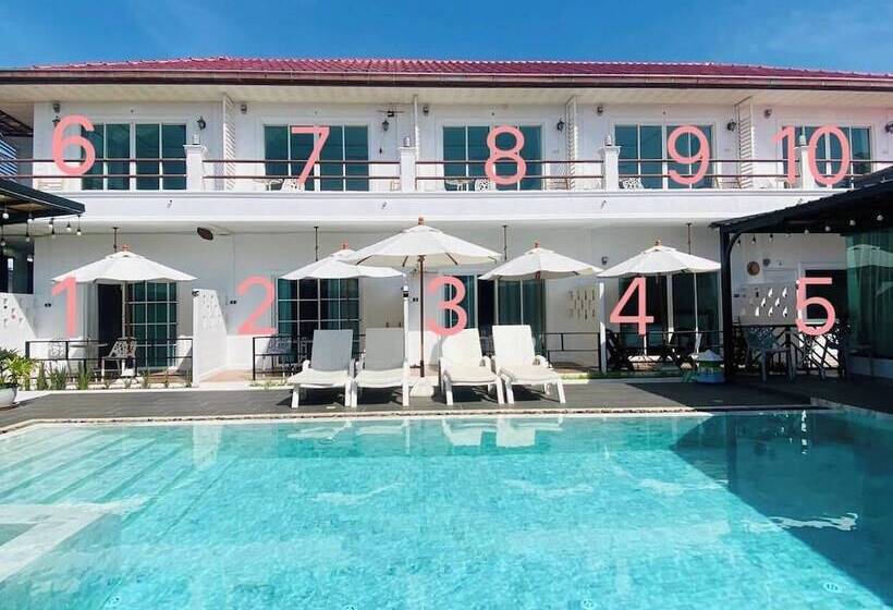 Отель Rateesumalee Pool View Kolarn