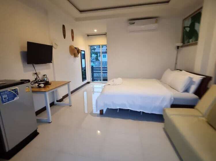 Отель Rateesumalee Pool View Kolarn