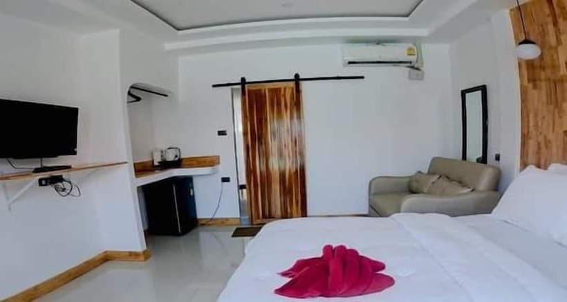 Отель Rateesumalee Pool View Kolarn