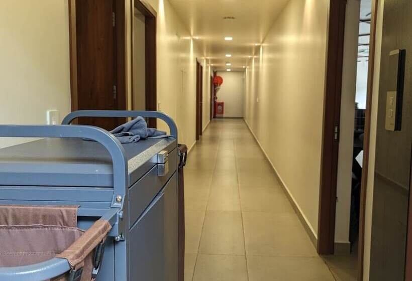 酒店 Royalton Residency