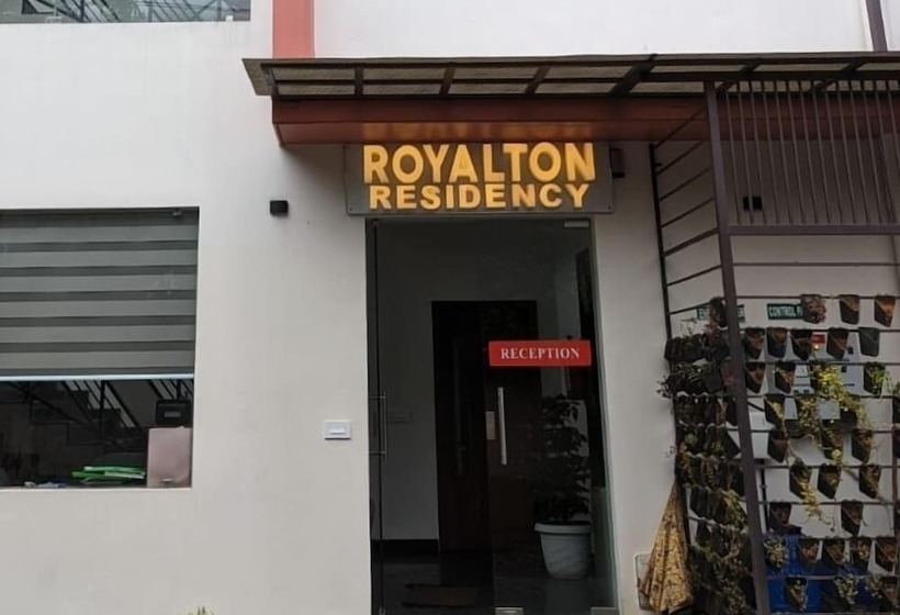 酒店 Royalton Residency