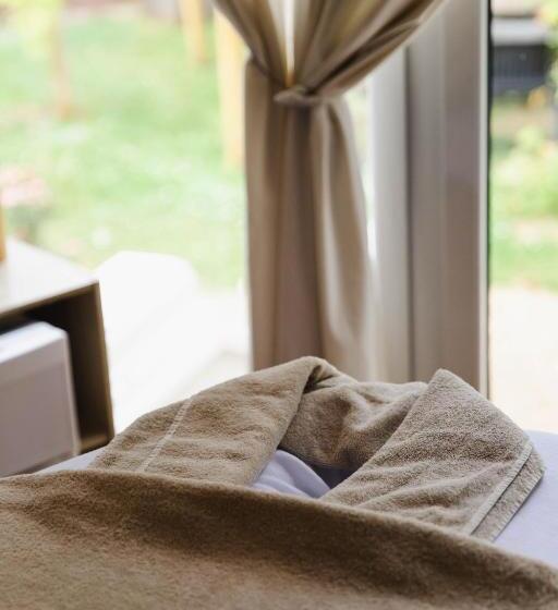 酒店 Le Castel Cabourg Hôtel & Spa  Restaurant La Calypso