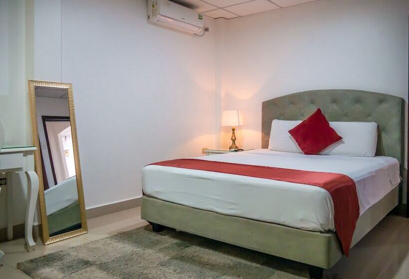 هتل The Royalty Inn