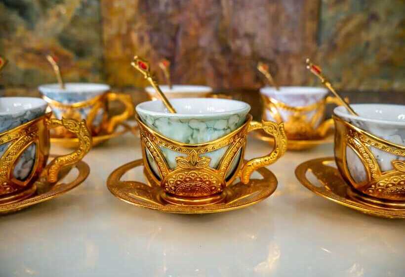 فندق The Royalty Inn