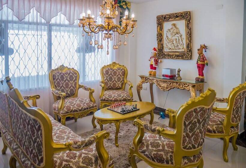 فندق The Royalty Inn