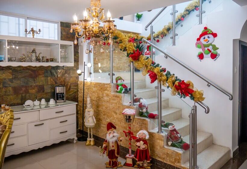 فندق The Royalty Inn