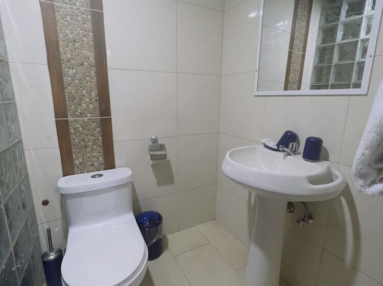 فندق The Royalty Inn