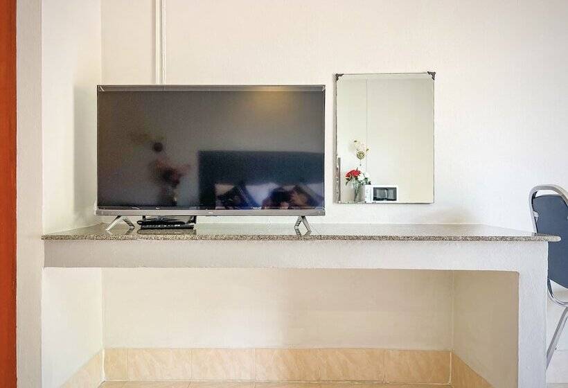 בית מלון כפרי Tri's Miracle Kata Beach Side