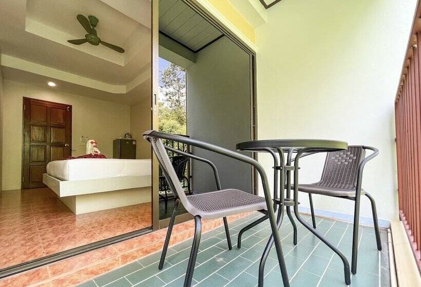 בית מלון כפרי Tri's Miracle Kata Beach Side