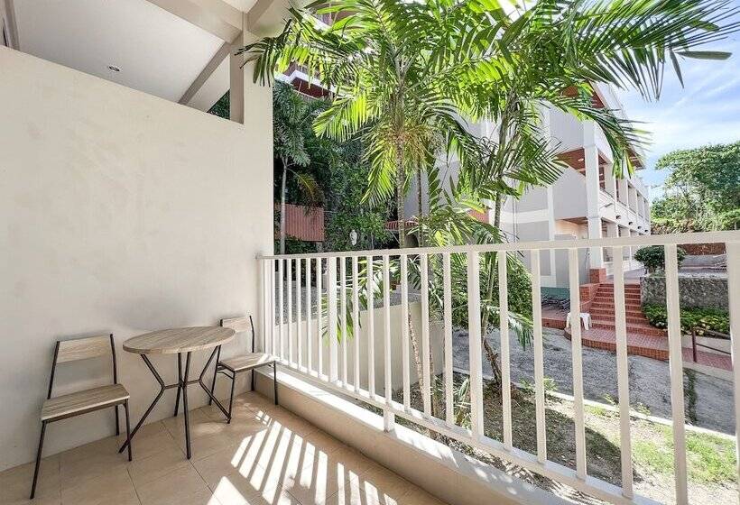 בית מלון כפרי Tri's Miracle Kata Beach Side