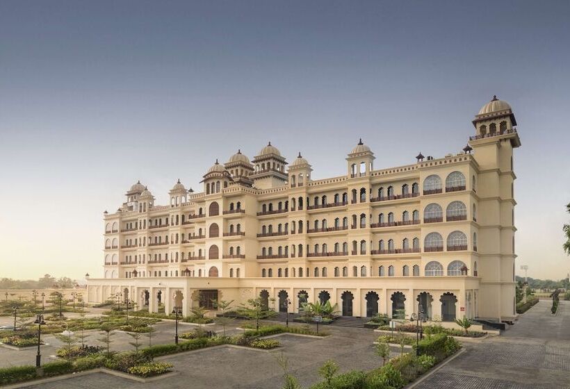 호텔 Uday Palace Navsari, A Member Of Radisson Individuals