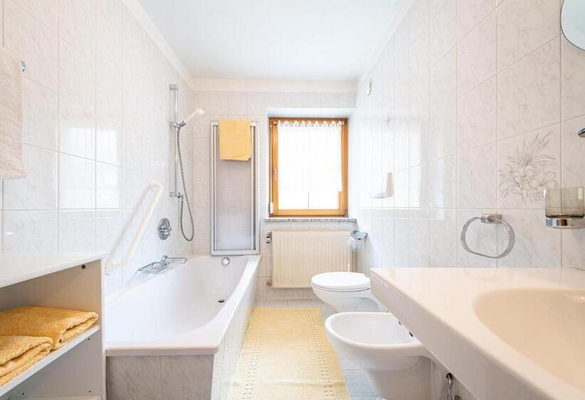 Отель Unterhof