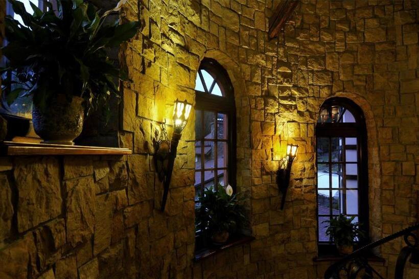 בית מלון כפרי Vezha Vedmezha