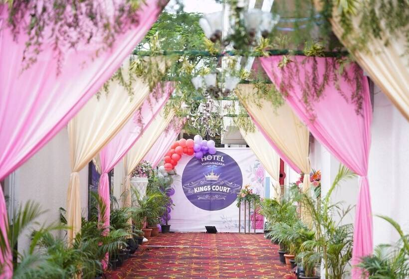 בית מלון כפרי Vijayanagarakingscourt