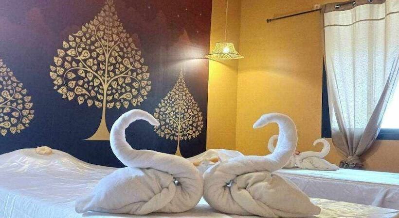 בית מלון כפרי Viphuanan Resort