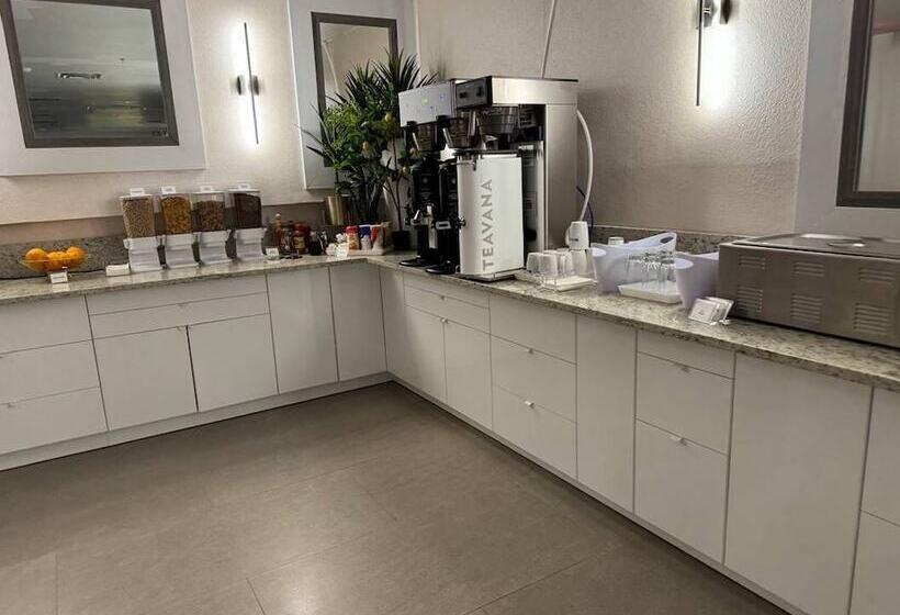 هتل Wyndham Dfw Airport