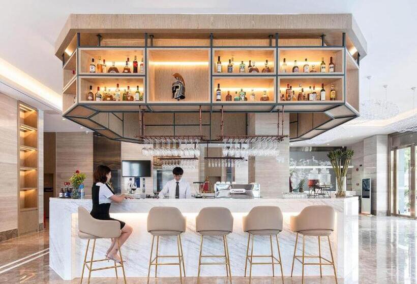 Kyriad Marvelous Hotel Luoding Ring City East Road