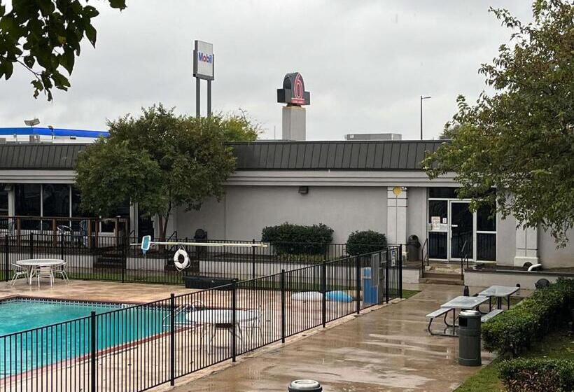 Motel 6 Mesquite, Tx Town East