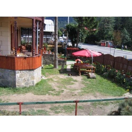 פנסיון Casa Frasin